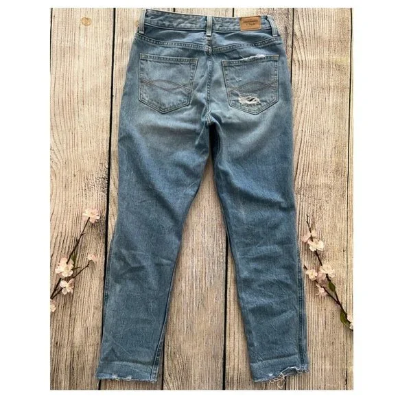 B1 — ABERCROMBIE & FITCH blue high rise destroyed girlfriend denim jeans 2R - Picture 5 of 8